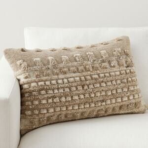 Pottery Barn Wynee Textured Lumbar Pillow Cover Zipper Beige Tan Light Brown NWT